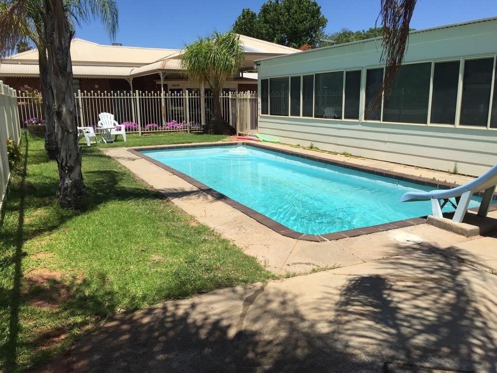 Balranald Motor Inn — hotel in Balranald