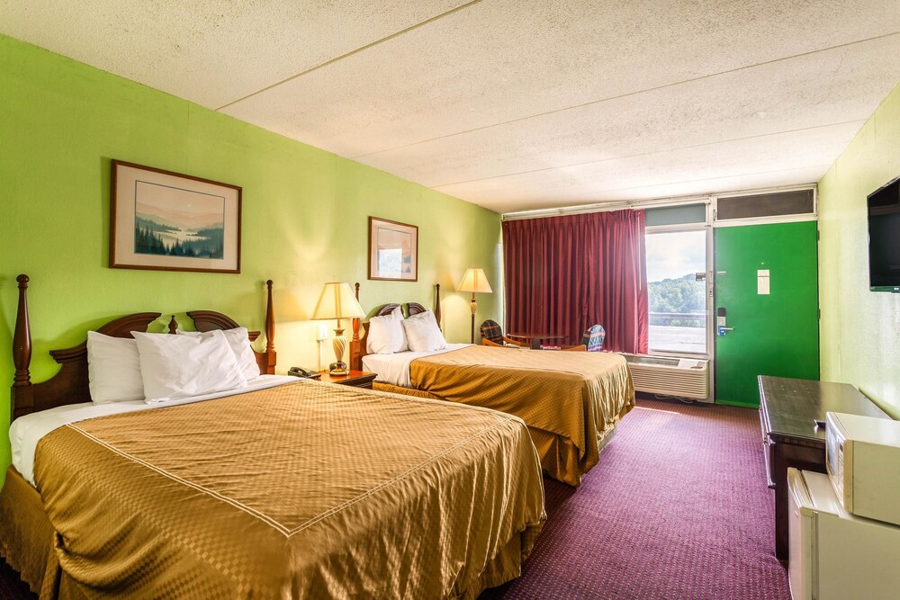 FairBridge Inn Express Renfro Valley - photo 8