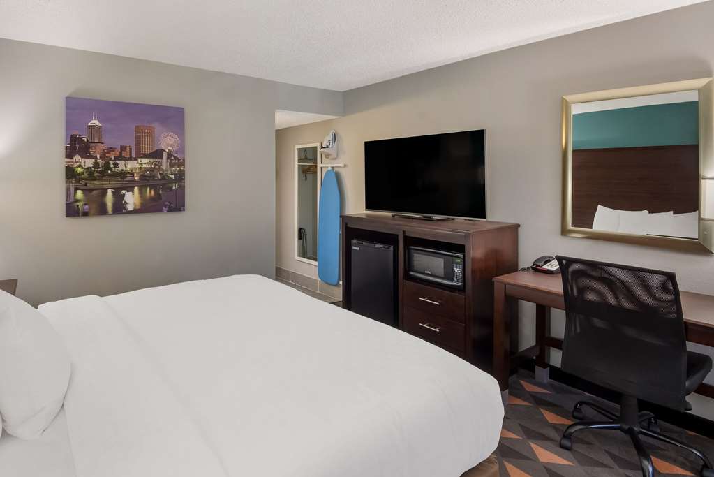 Clarion Pointe Indianapolis Northeast - photo 16
