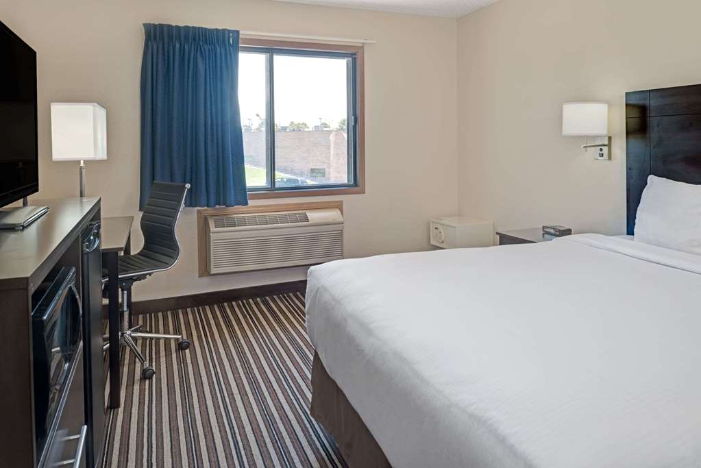 Super 8 by Wyndham Omaha I 80 West - photo 10