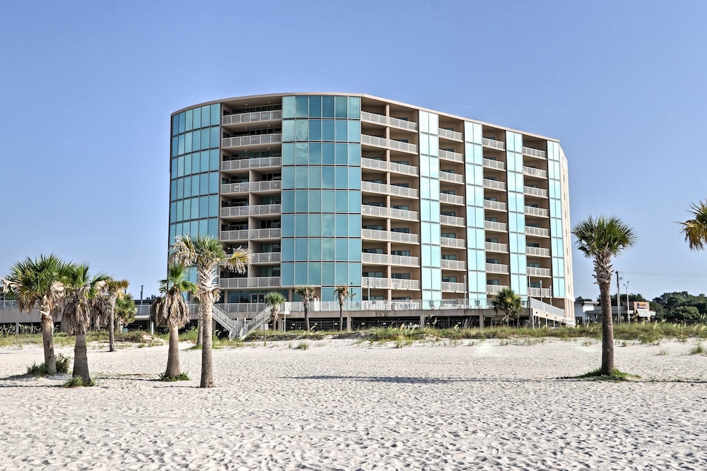 Spacious Biloxi Getaway with Pools and Beach Access — 4-Star Luxury Hotel in Biloxi, United States