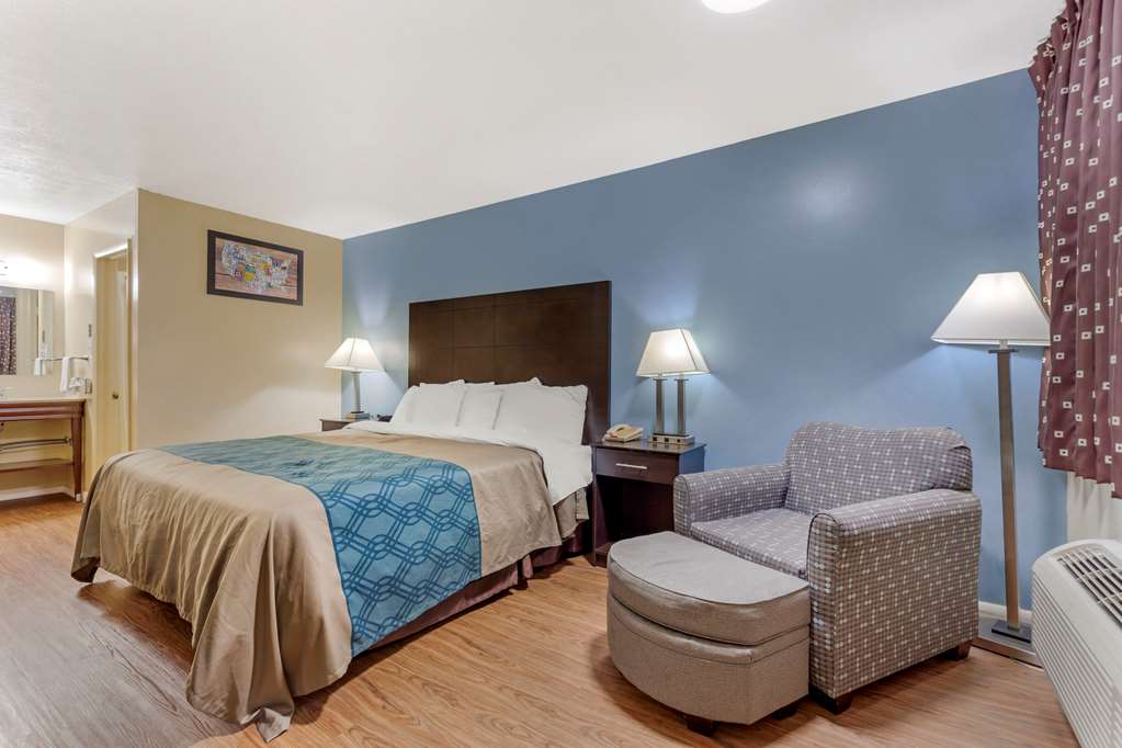 Econo Lodge Woodstock Shenandoah Valley I 81 - photo 8