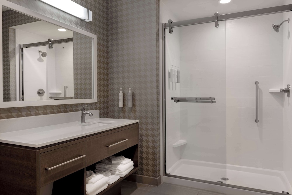 Home2 Suites by Hilton Brownwood - photo 25