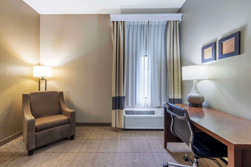 Grain Valley Inn Kansas City - photo 21