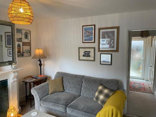No 28 cosy cottage in the heart of Cowes — 4-Star Luxury Hotel in Cowes, United Kingdom
