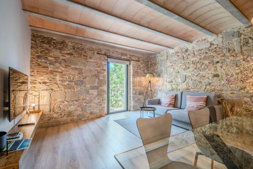 Flateli Plaça Catalunya 3 2 — 4-Star Luxury Hotel in Girona, Spain