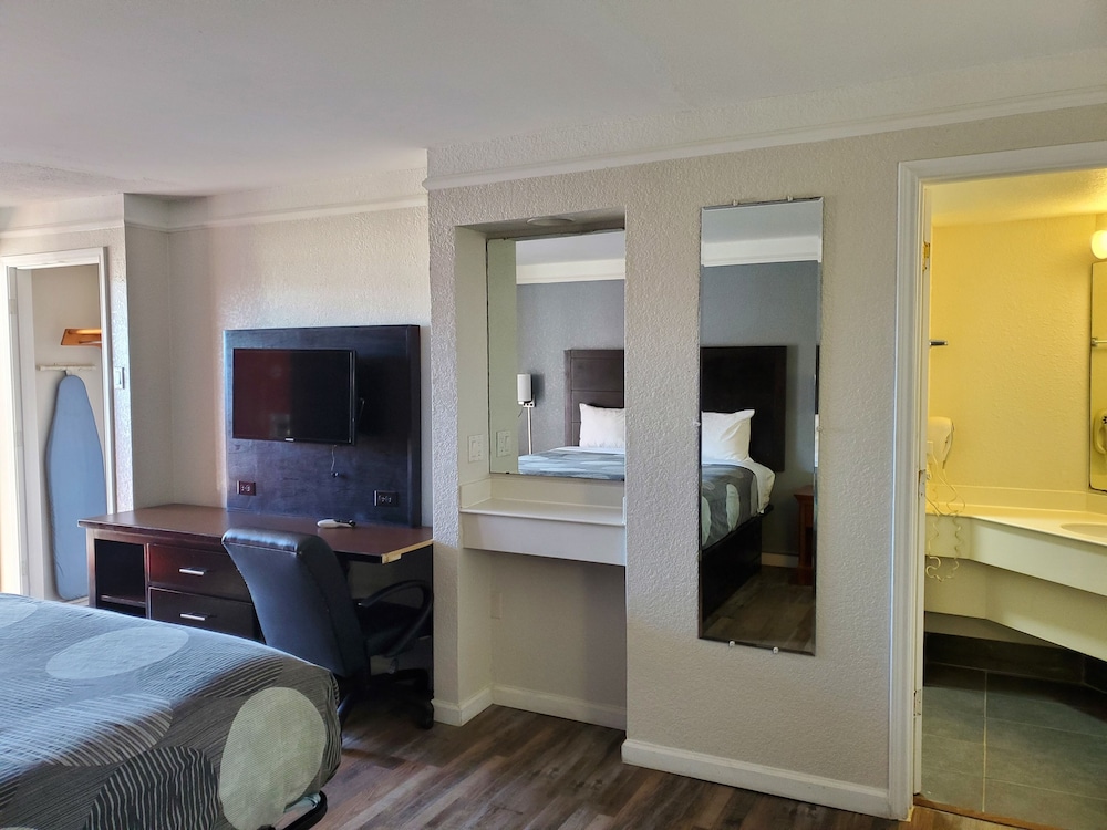 Relax Inn Little Rock - photo 6