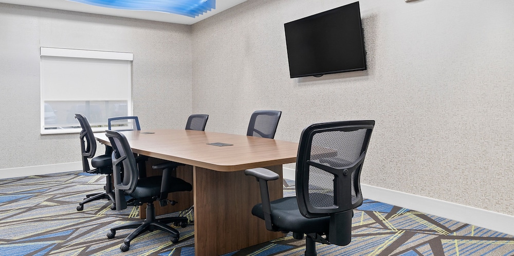 Holiday Inn Express and Suites Macon North - photo 61