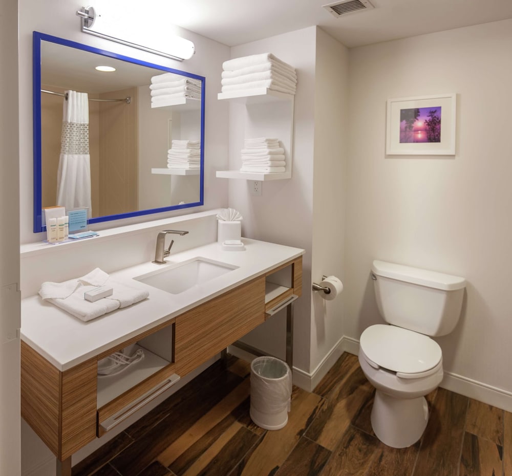Hampton Inn Doylestown - photo 32