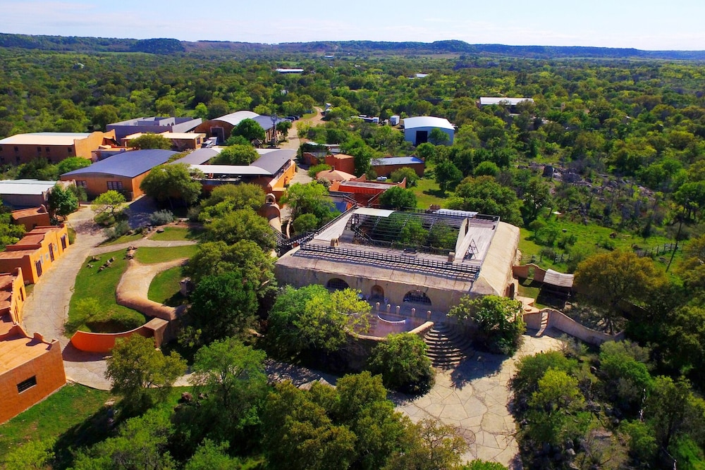 Trois Estate at Enchanted Rock - featured photo