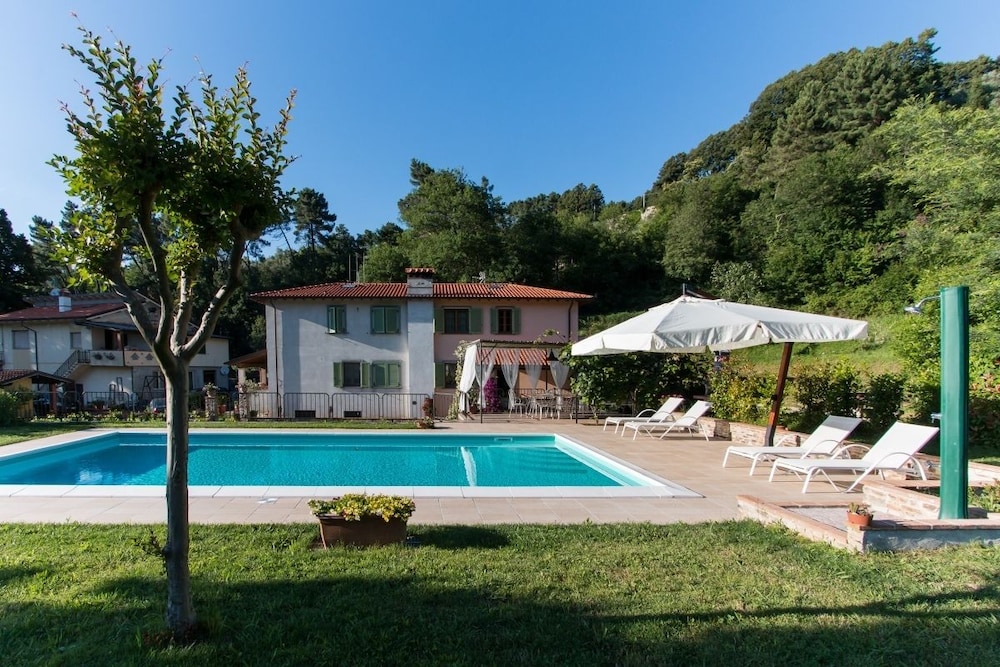 Il Poggiolo — 4-Star Luxury Hotel in Camaiore, Italy