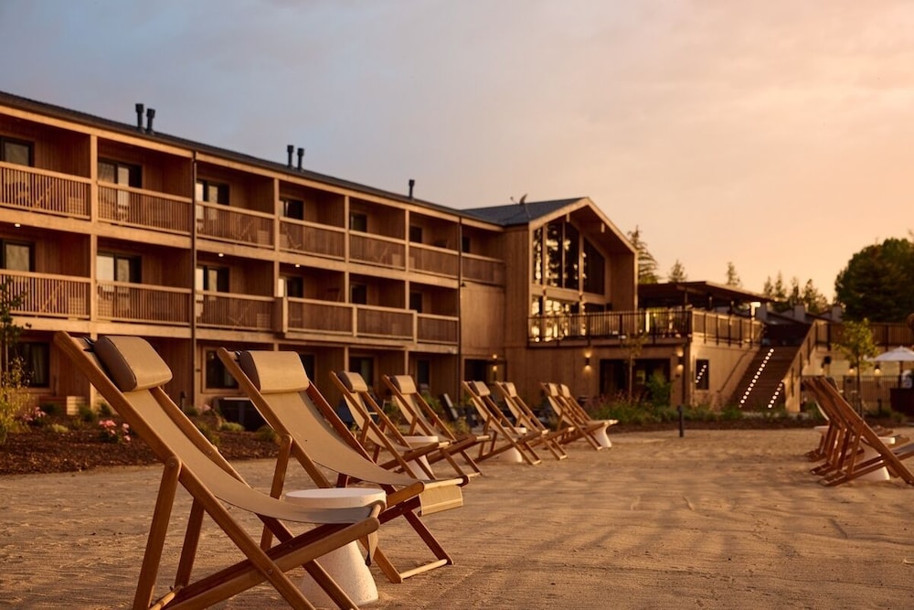 Marina Resort - carbon neutral hotel in Big Bear Lake