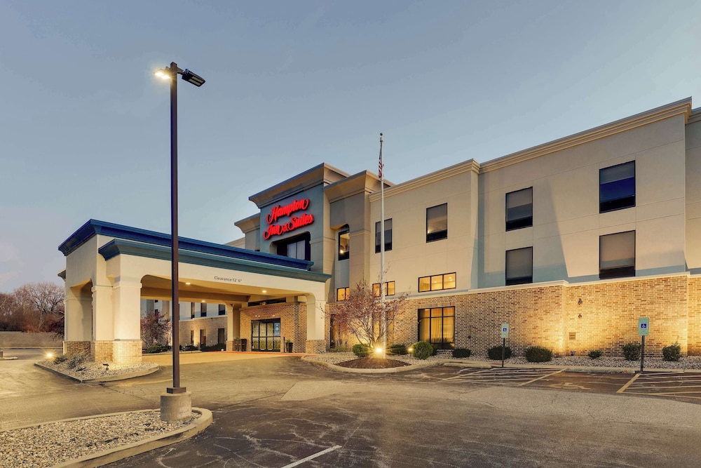 Hampton Inn & Suites St. Louis Edwardsville - photo 77