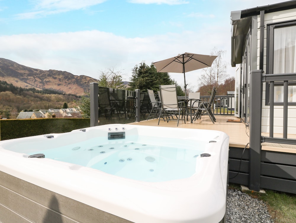 Red Kite Lodge — 4-Star Luxury Hotel in Crieff, United Kingdom