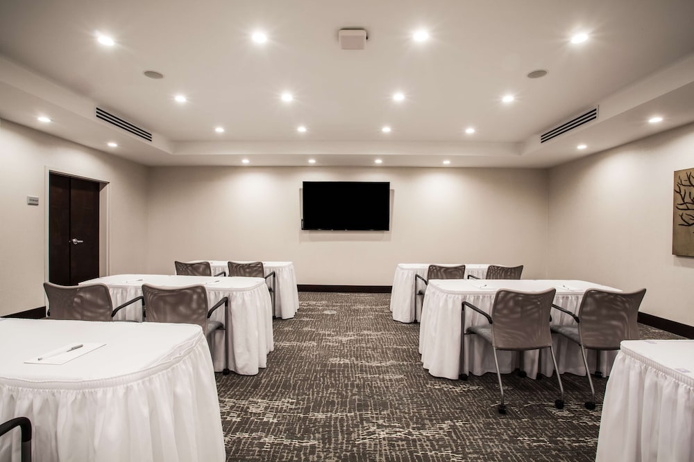Hampton Inn Rochester Penfield - photo 38