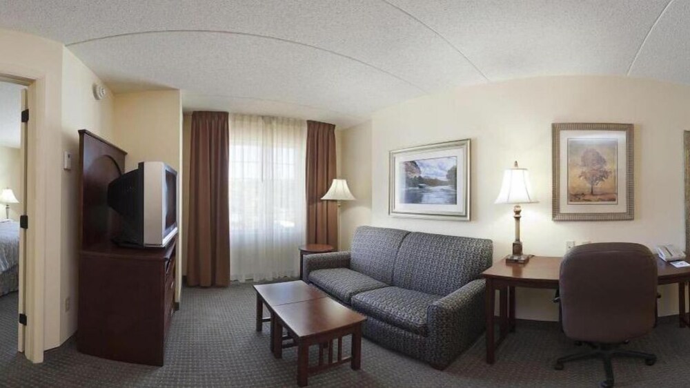 Staybridge Suites Cleveland Mayfield Heights Beachwood by IHG - photo 25