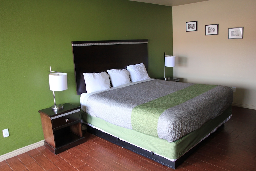 Eagle Ford Inn - photo 20