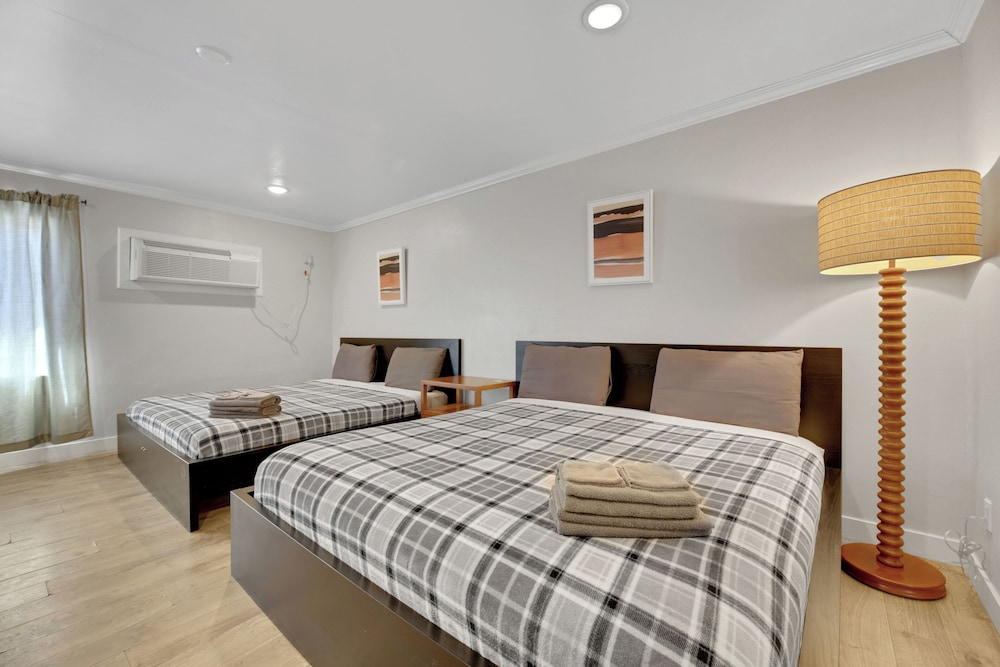 Desert Moon Motel - photo 16