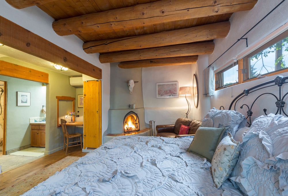 Inn on La Loma Plaza - photo 11