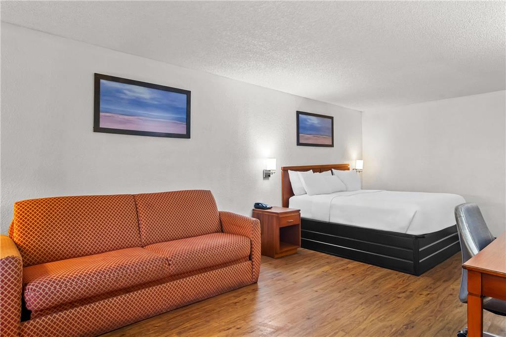 Travelodge Suites by Wyndham MacClenny - photo 31