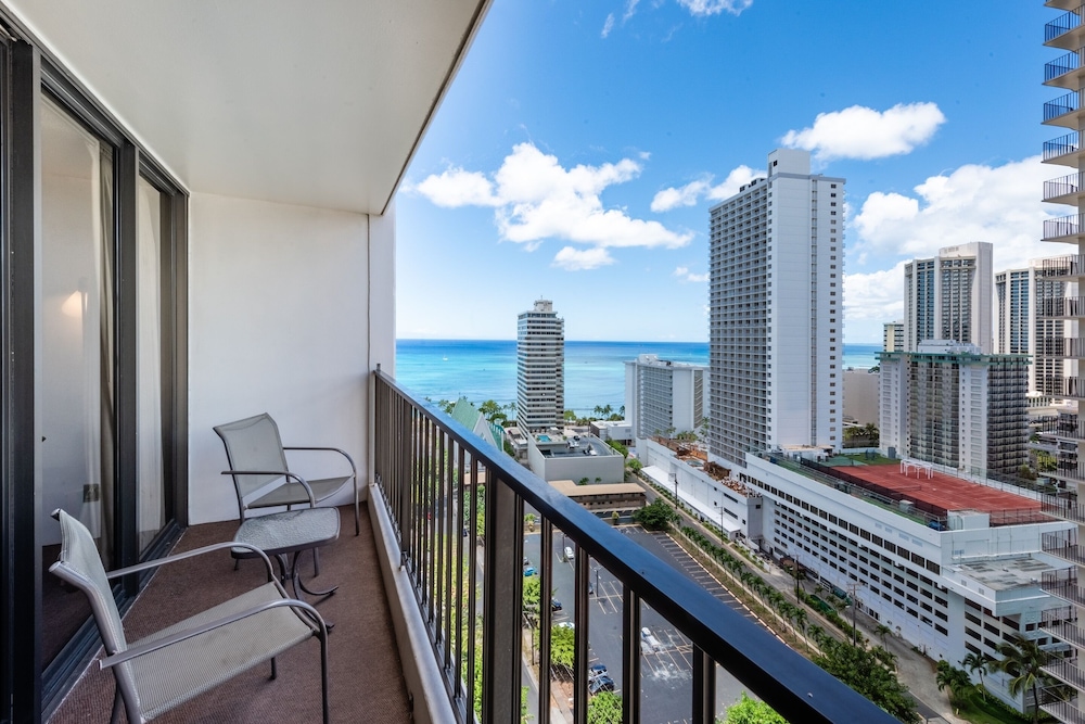 Waikiki Banyan High Level Condo with Private Lanai by Koko Resort Vacation Rentals - photo 113