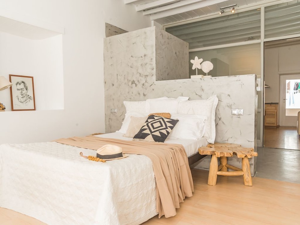 Aretousa Deluxe Downtown Apartment — 4-Star Luxury Hotel in Skala, Greece