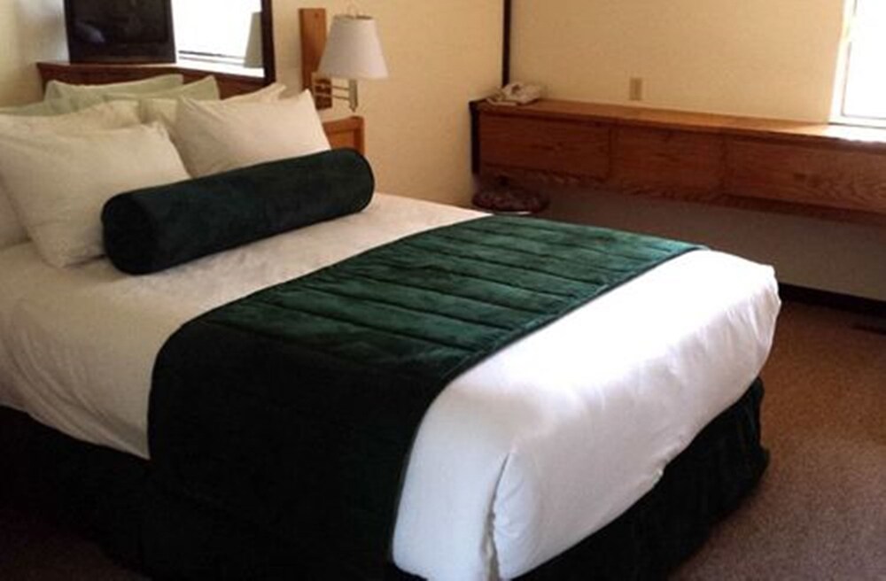 Club Tahoe - photo 6