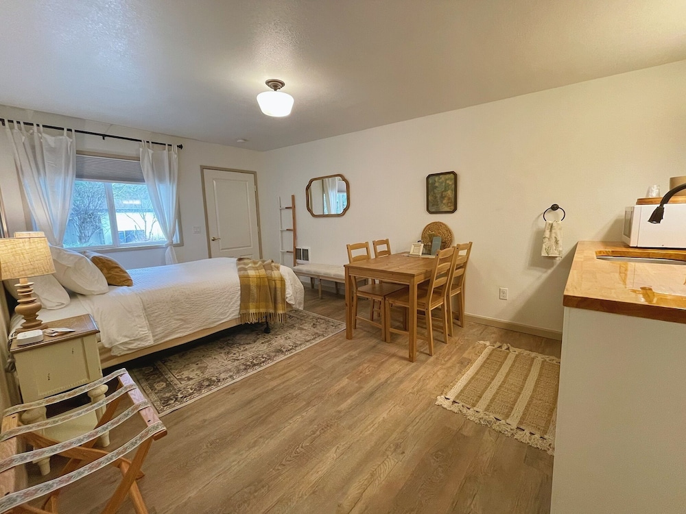 Emerald Valley Inn - photo 37