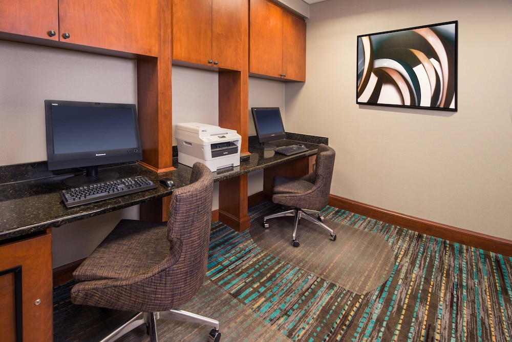 Residence Inn by Marriott Chesapeake Greenbrier - photo 40