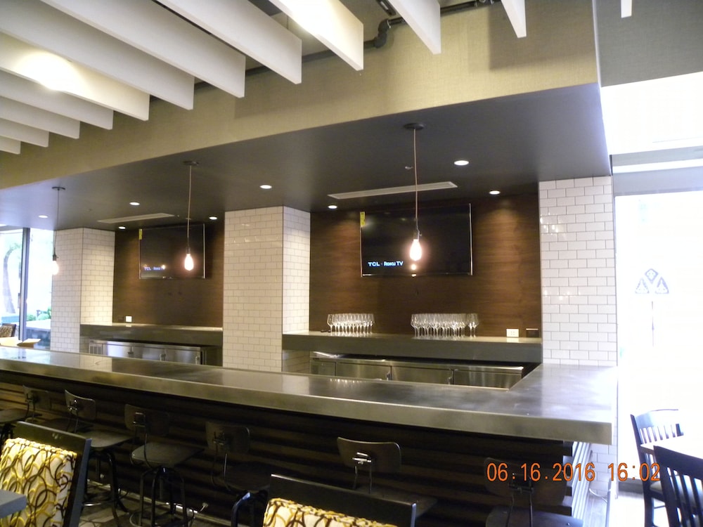 Holiday Inn Chicago North Evanston by IHG - photo 23