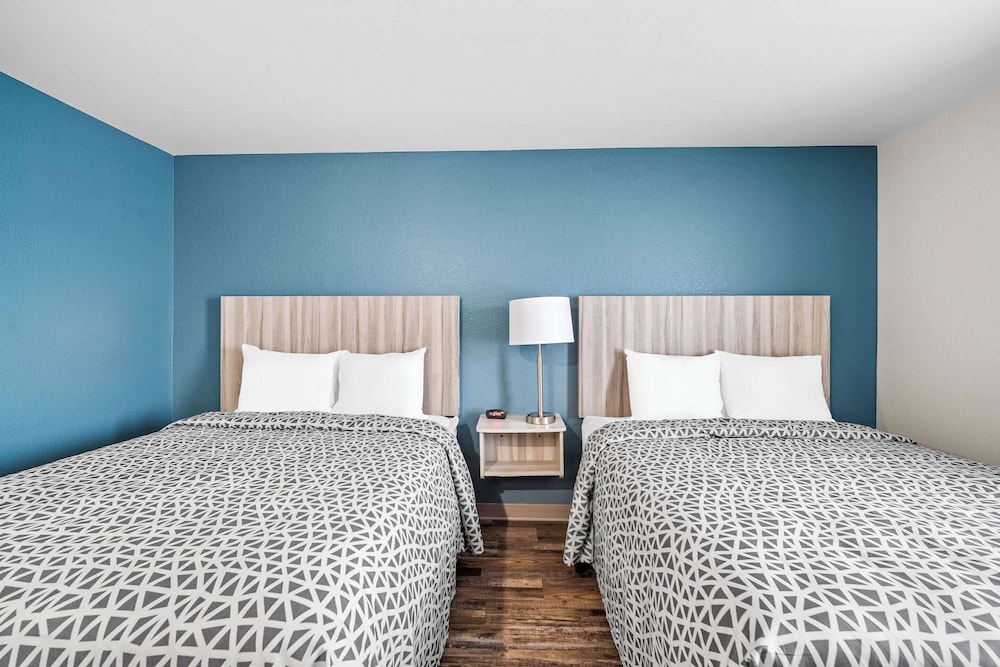 Woodspring Suites Fort Myers Cape Coral - photo 21