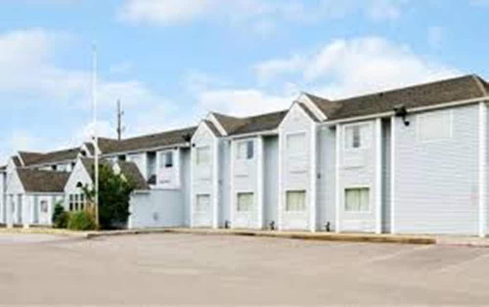 Americas Best Value Inn & Suites Ada - photo 16