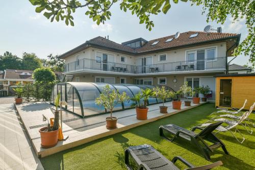Happy Apartments — 4-Star Luxury Hotel in Balatonlelle, Hungary