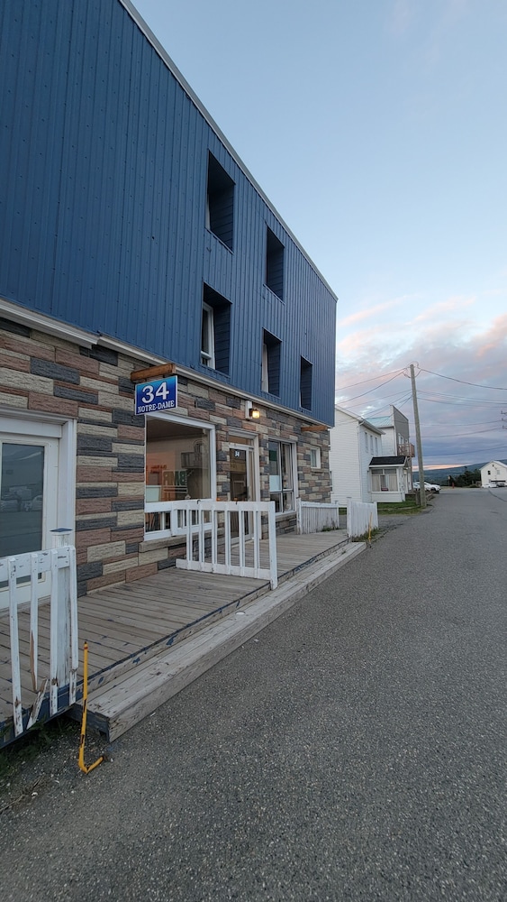 Auberge Du Cap — Cap Chat