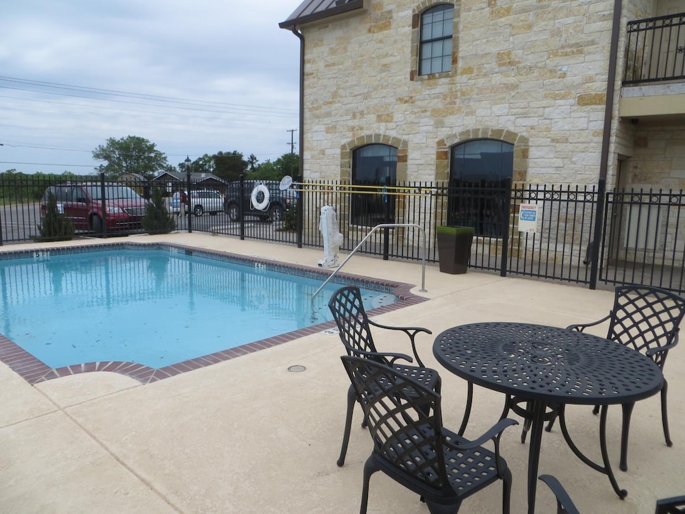 Black Gold Inn - photo 29