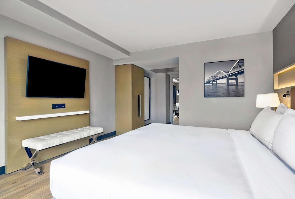 DoubleTree by Hilton Davenport - photo 16