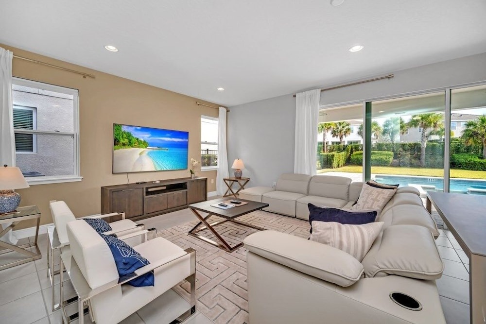 Brand New Encore Resort 5 Bed Resort Home 5 Bedroom Villa - photo 17