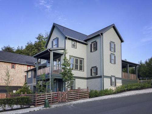 Coast Is Clear by Seabrook Hospitality in Huntington Beach, United States