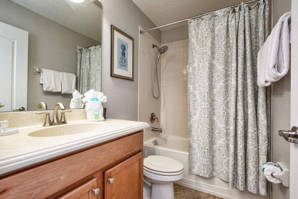 Spacious Family Getaway W Resort 3154pp 5 Bedroom Home by RedAwning - photo 26