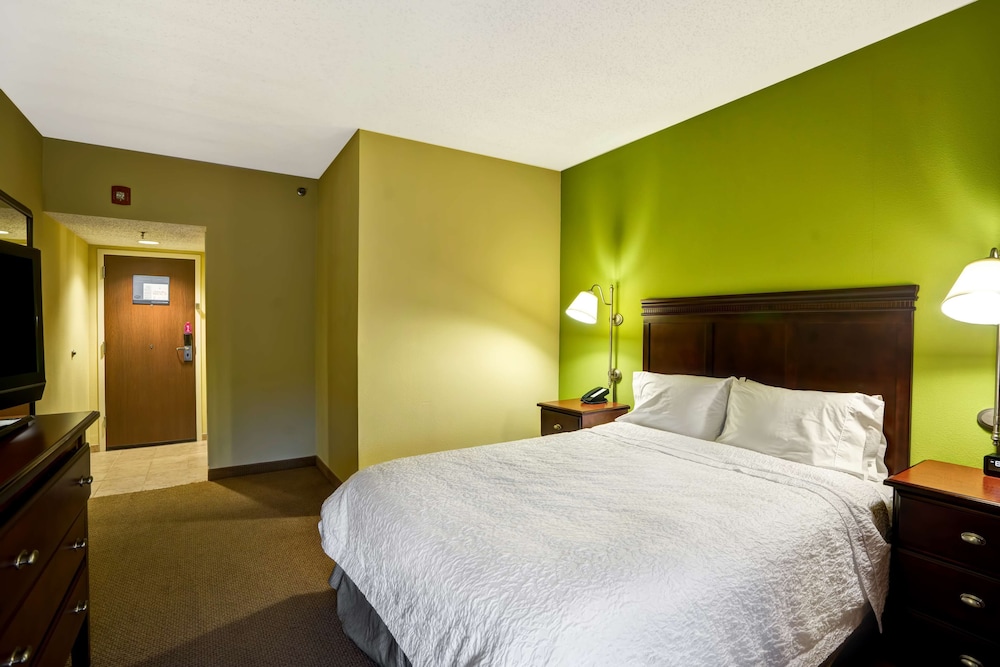 Hampton Inn Morgantown - photo 9