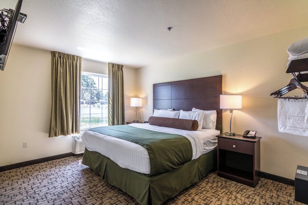 Cobblestone Inn & Suites Barron - photo 24