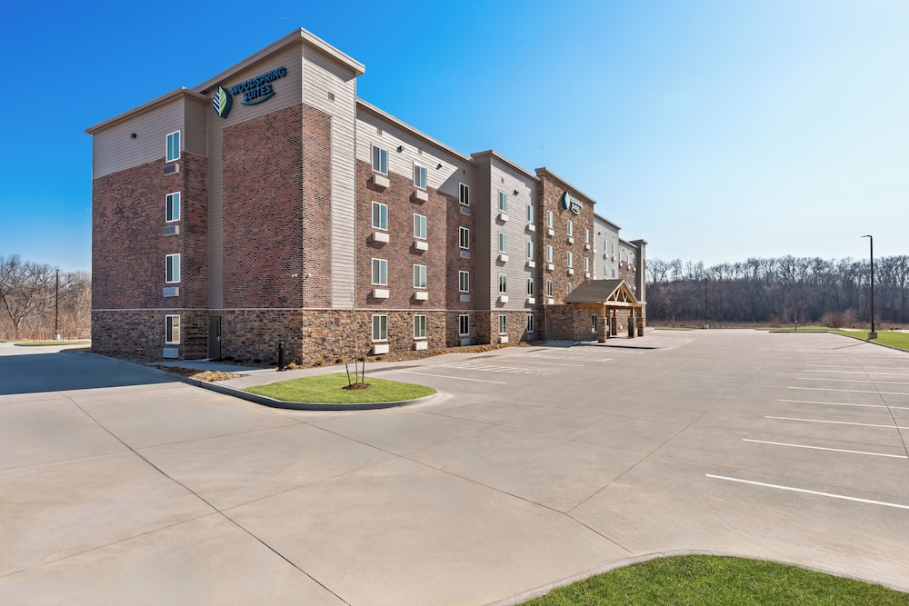 WoodSpring Suites Coralville Iowa City - photo 25