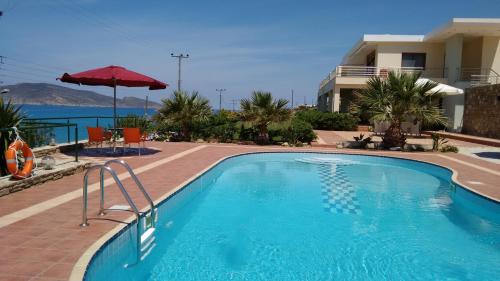 Tholos Bay Suites — 4-Star Luxury Hotel in Ierapetra, Greece