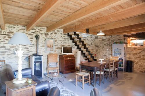 Les Groseilliers - last minute hotel in Moyrazes