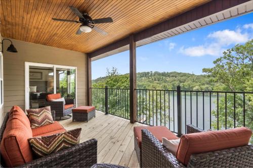 Lakeshore Getaway - carbon neutral hotel in Branson