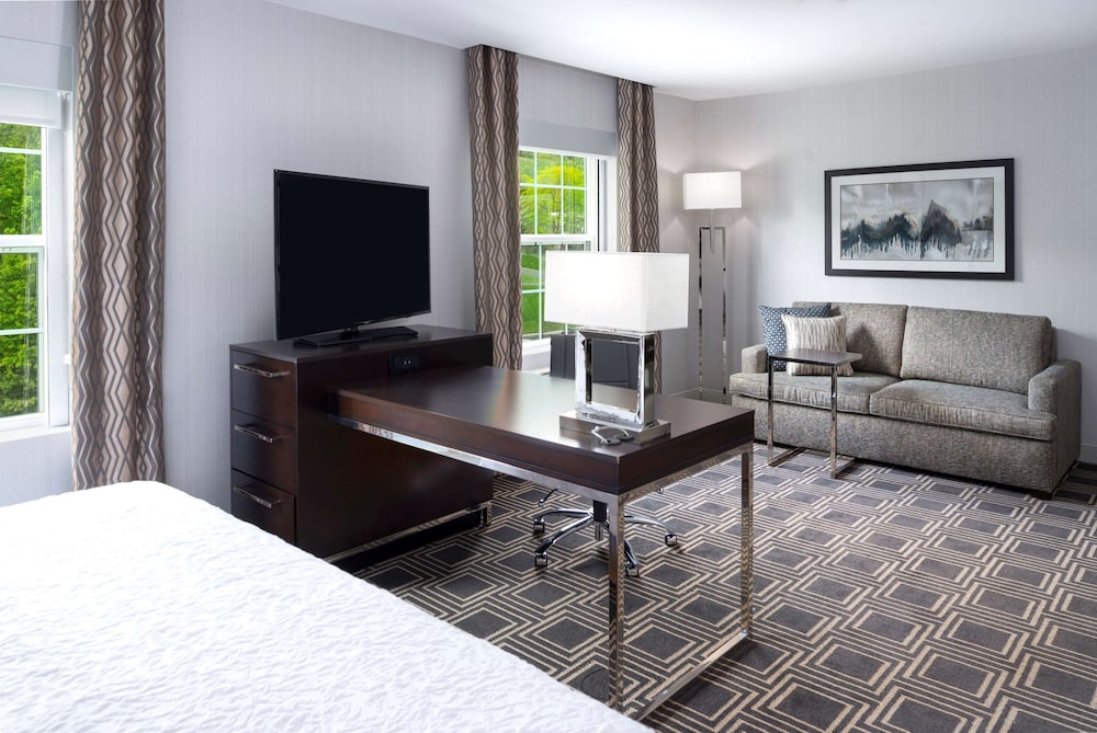 Hampton Inn & Suites Bridgewater - photo 12
