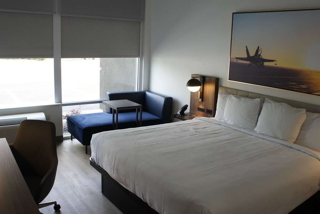 La Quinta Inn & Suites by Wyndham Manchester Arnold AFB - photo 13