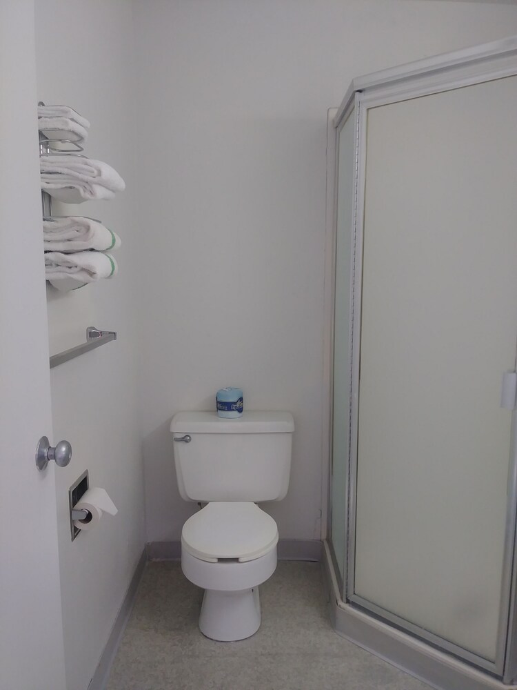 Port City Inn - photo 7