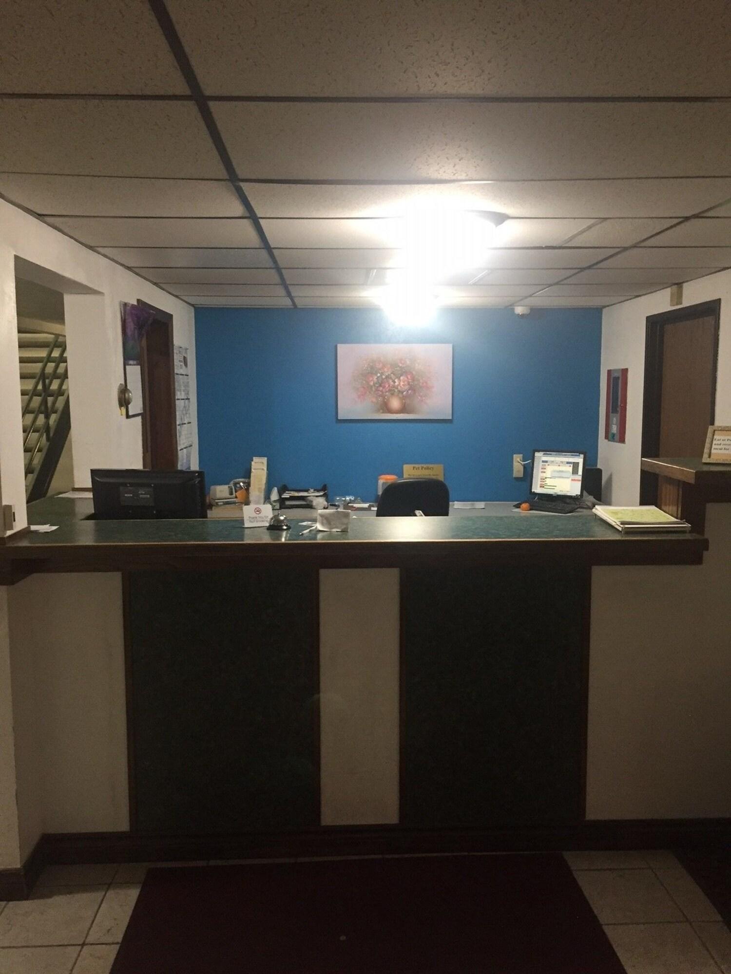 Sunset Inn & Suites - photo 4