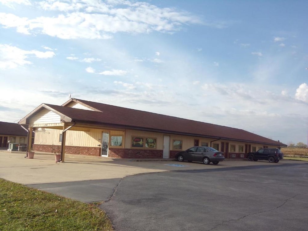 Huggy Bear Motel - photo 19